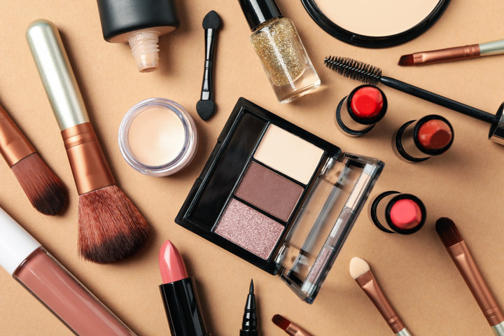 9 Steps to Start a Cosmetic Line in 2024